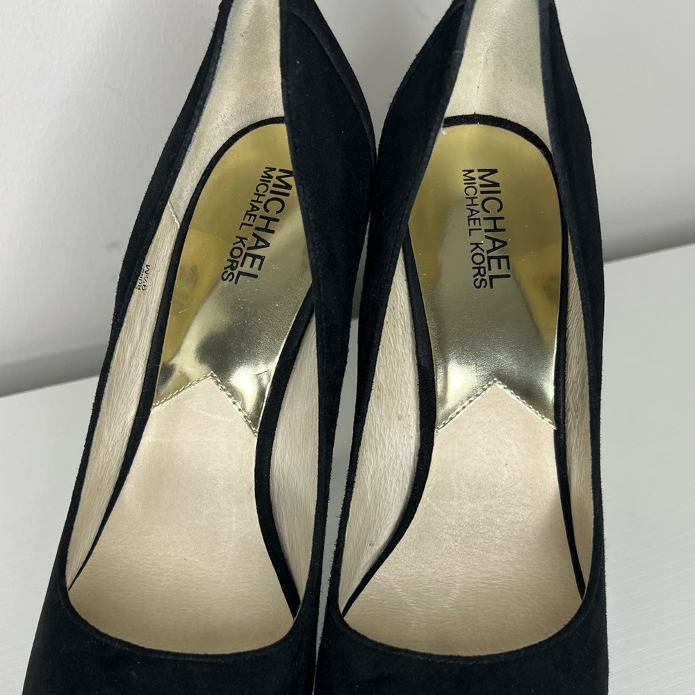 Michael Kors black suede peep toe pump with gold metallic heel. Size 9.5. New. - Picture 5 of 11